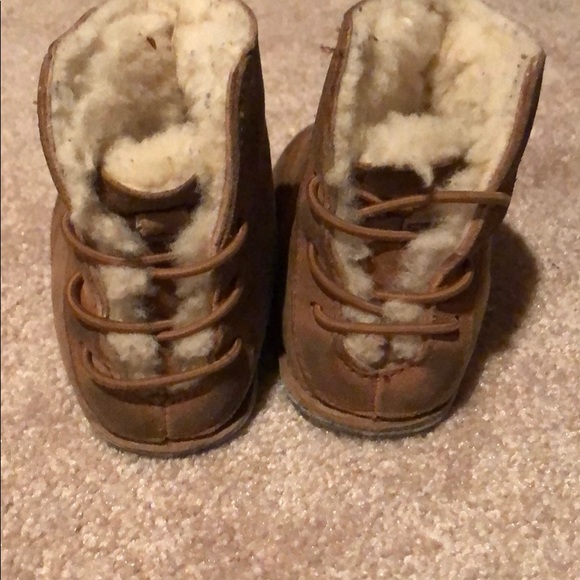 Baby Ugg size 4 - Picture 2 of 3
